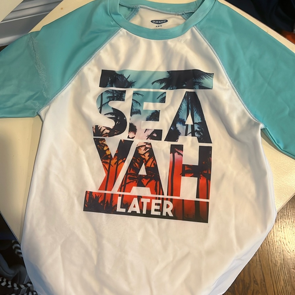 Old navy swim shirt size small 6/7